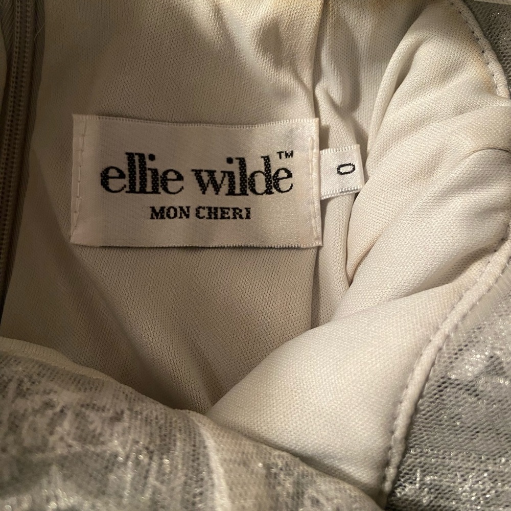 Beautiful, Elegant , mermaid gown by Elle Wilde by Mon Cherie size 0 - Picture 2 of 8